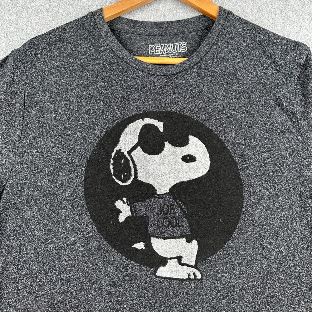 Peanuts T-Shirt Mens XL Joe Cool Snoopy Gray Graphic Peanuts Worldwide
